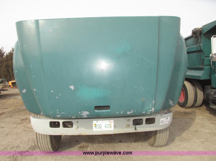 image for item G9797 1993 International 4900 dump truck