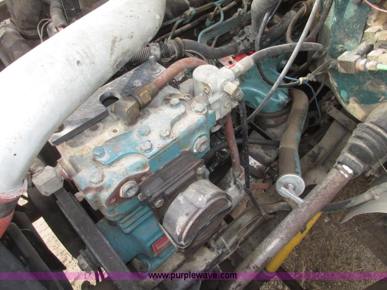 image for item G9797 1993 International 4900 dump truck