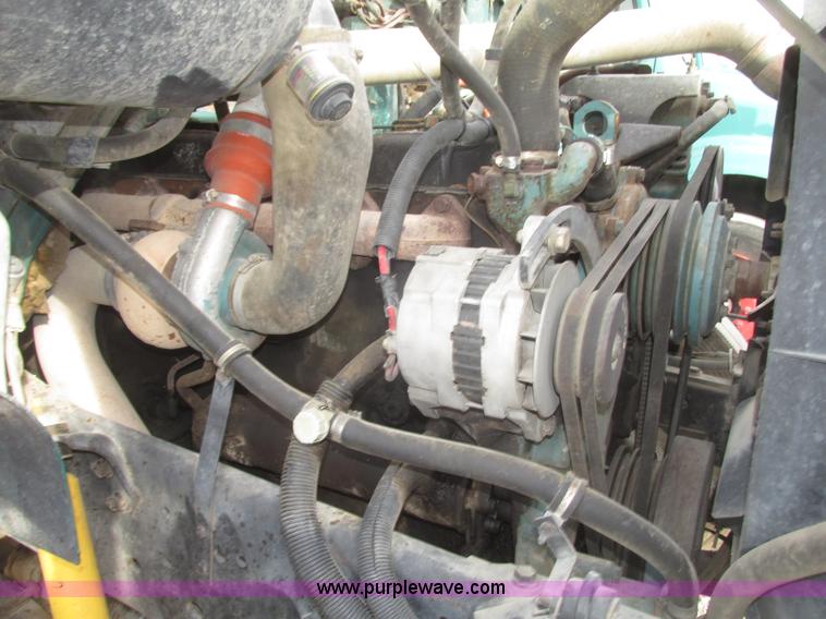 image for item G9797 1993 International 4900 dump truck