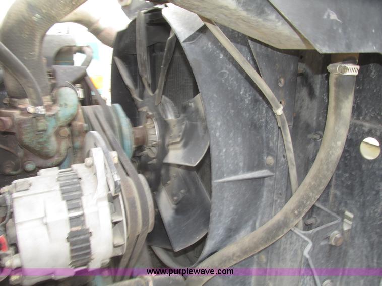 image for item G9797 1993 International 4900 dump truck