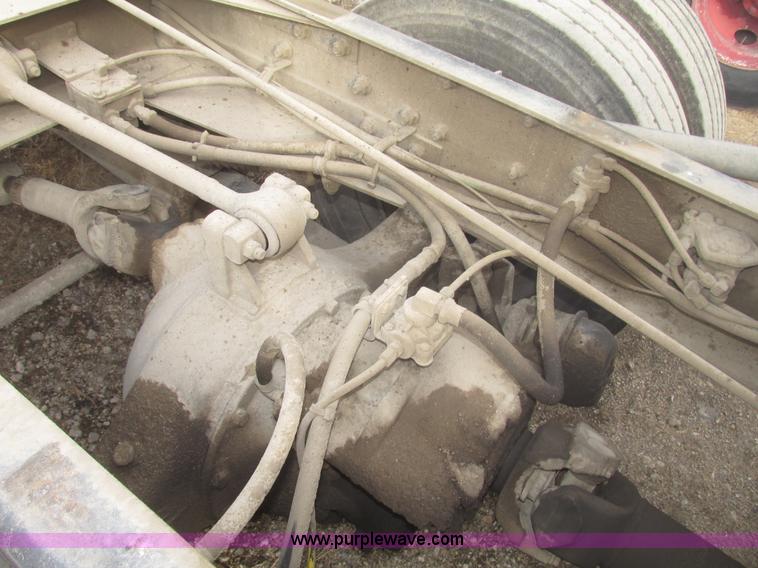 image for item G9797 1993 International 4900 dump truck