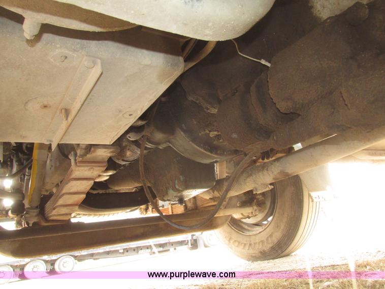 image for item G9797 1993 International 4900 dump truck