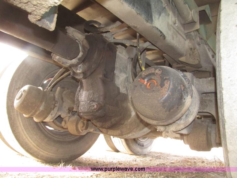 image for item G9797 1993 International 4900 dump truck