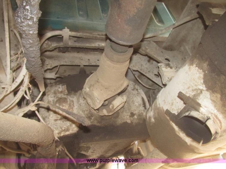 image for item G9797 1993 International 4900 dump truck