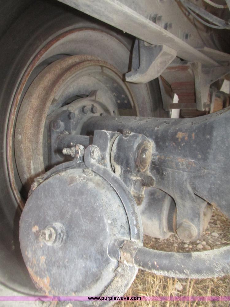 image for item G9797 1993 International 4900 dump truck