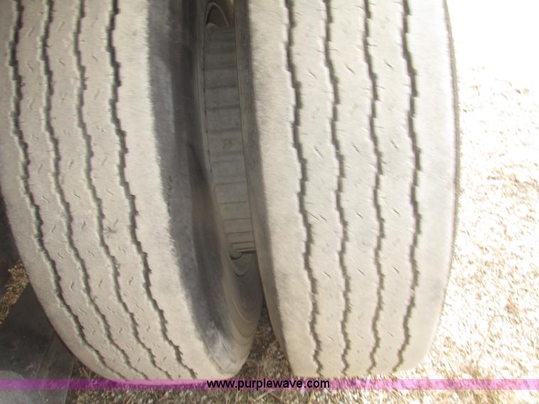 image for item G9797 1993 International 4900 dump truck