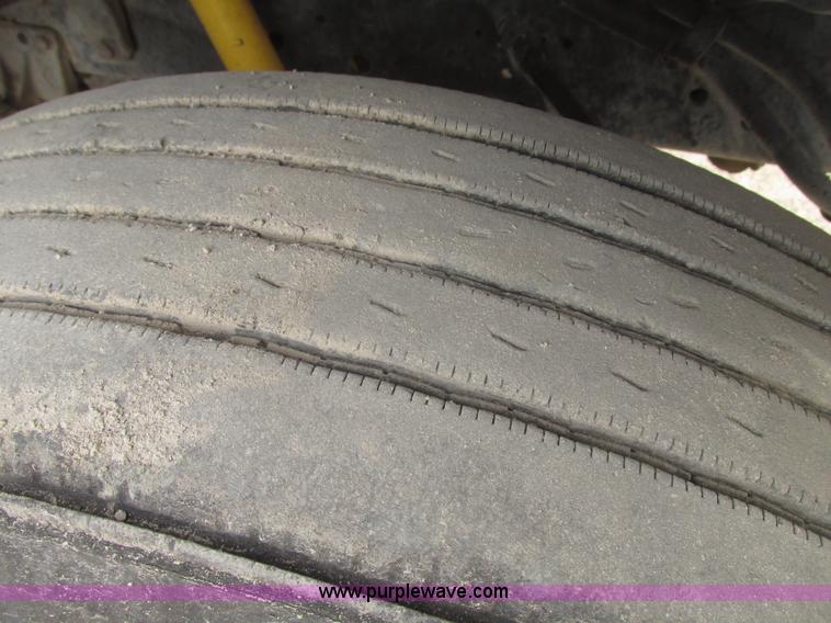 image for item G9797 1993 International 4900 dump truck