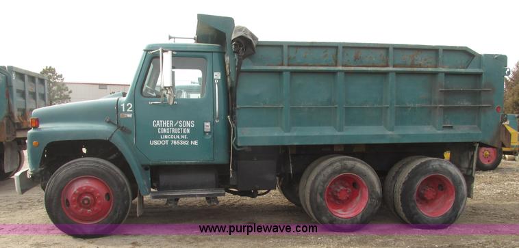 image for item G9798 1986 International F1954 dump truck