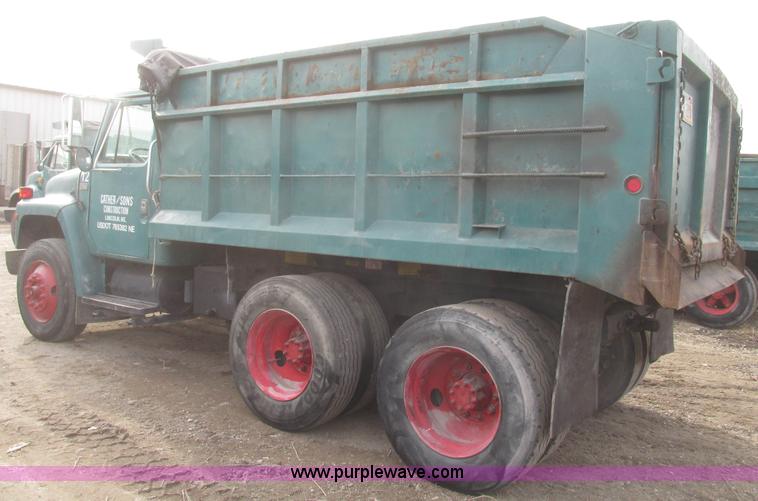 image for item G9798 1986 International F1954 dump truck