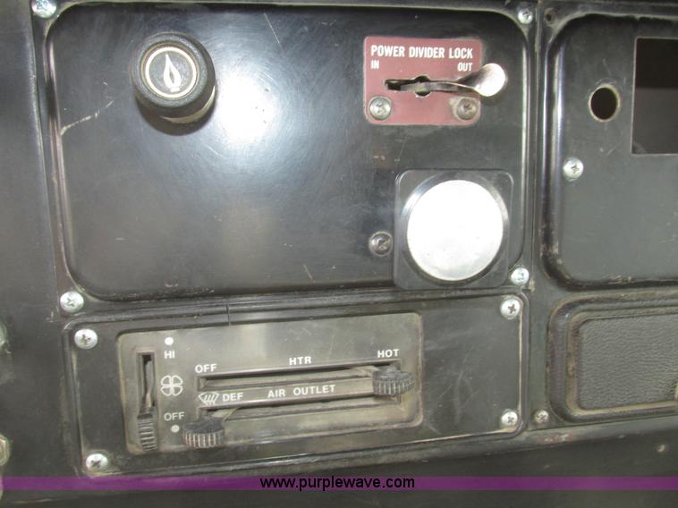 image for item G9798 1986 International F1954 dump truck