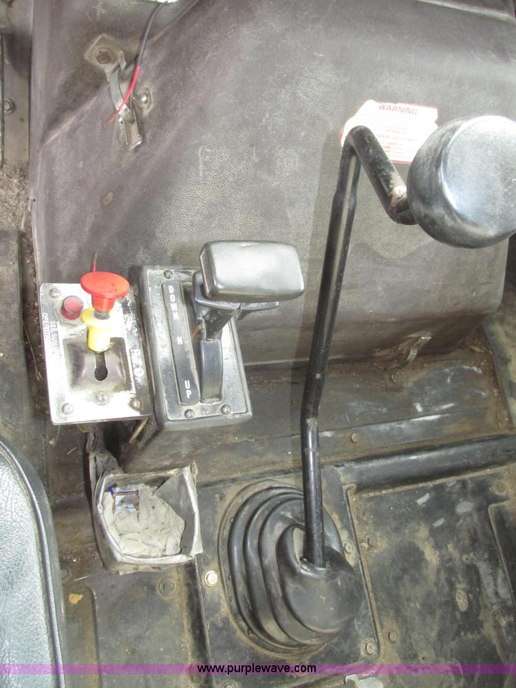 image for item G9798 1986 International F1954 dump truck