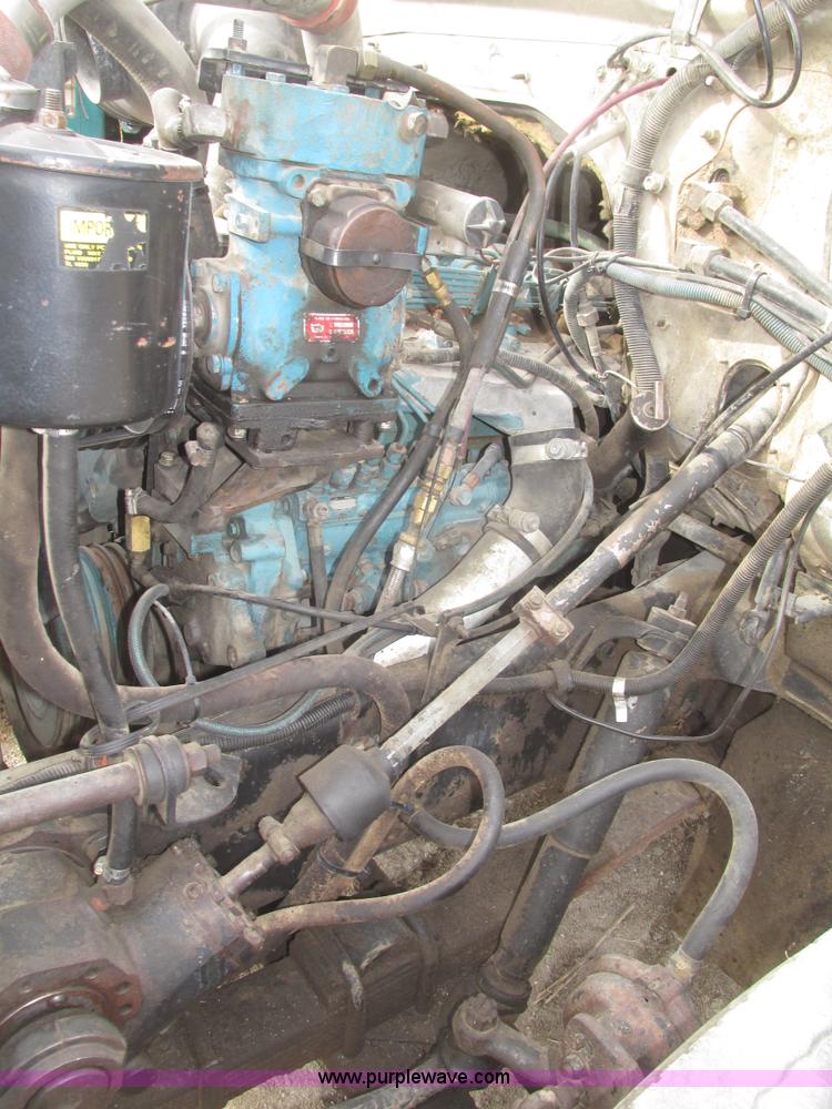 image for item G9798 1986 International F1954 dump truck