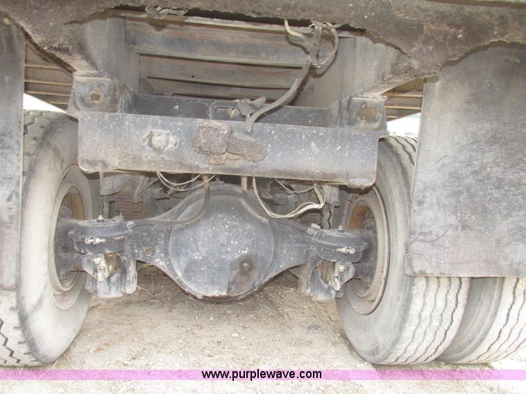 image for item G9798 1986 International F1954 dump truck