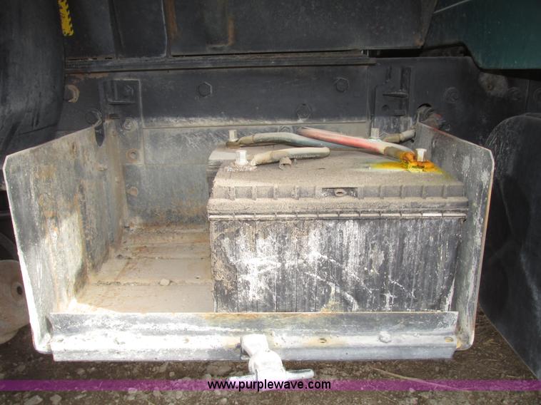 image for item G9798 1986 International F1954 dump truck