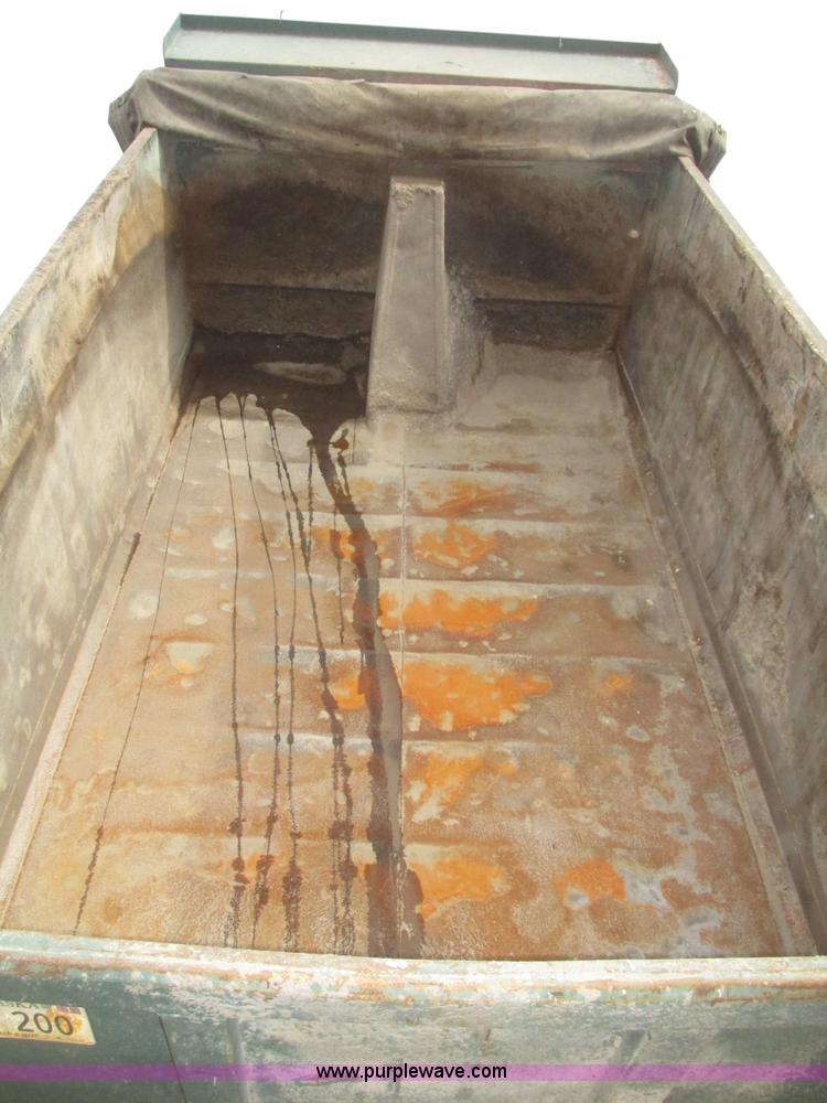 image for item G9798 1986 International F1954 dump truck