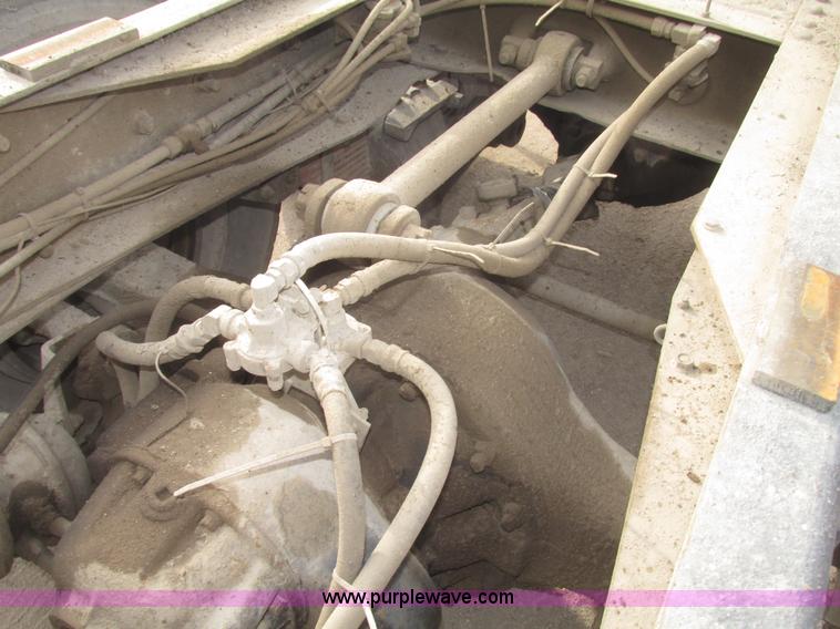 image for item G9798 1986 International F1954 dump truck