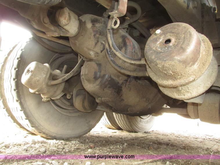 image for item G9798 1986 International F1954 dump truck