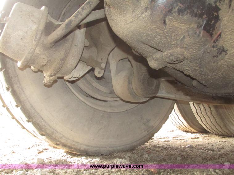 image for item G9798 1986 International F1954 dump truck