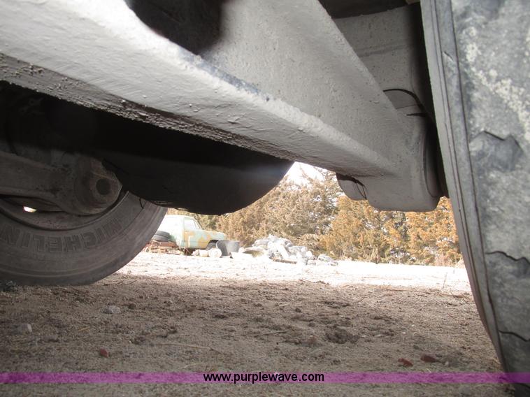 image for item G9798 1986 International F1954 dump truck