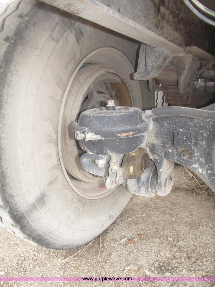 image for item G9798 1986 International F1954 dump truck