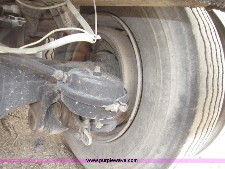 image for item G9798 1986 International F1954 dump truck