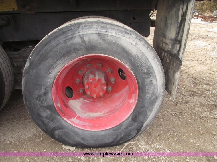 image for item G9798 1986 International F1954 dump truck