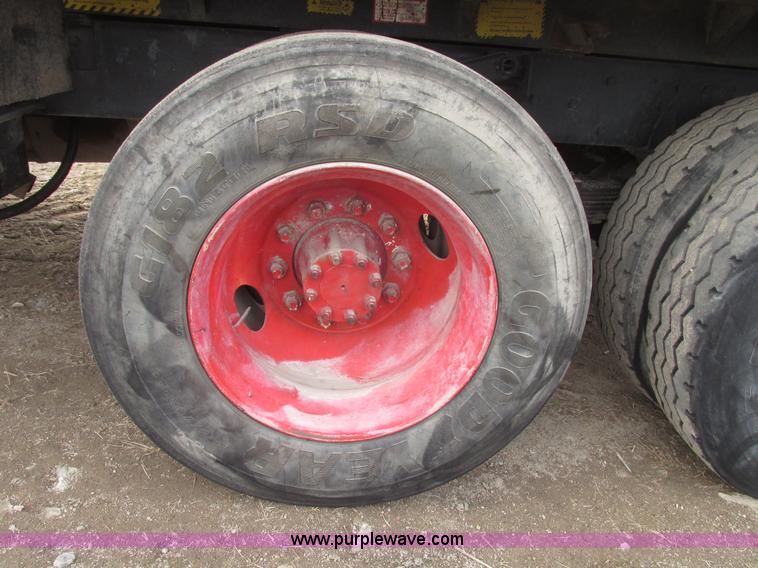 image for item G9798 1986 International F1954 dump truck