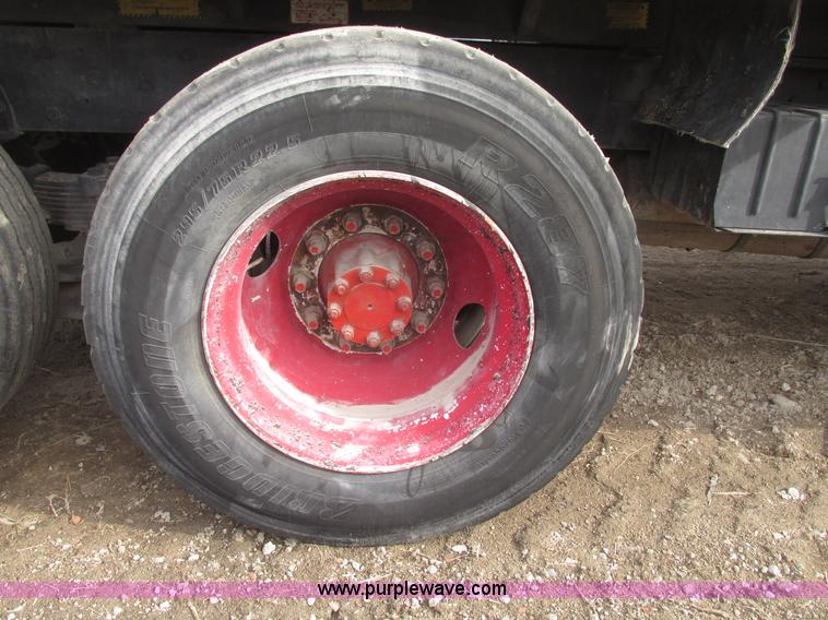 image for item G9798 1986 International F1954 dump truck