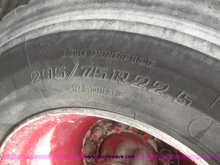 image for item G9798 1986 International F1954 dump truck