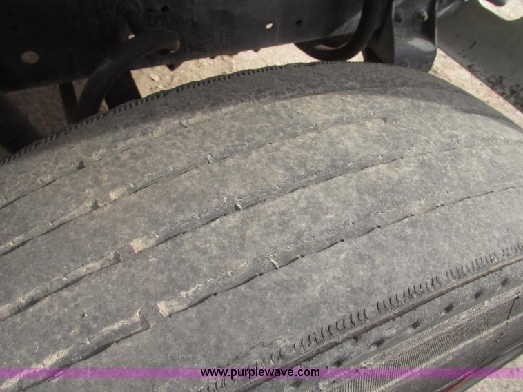 image for item G9798 1986 International F1954 dump truck