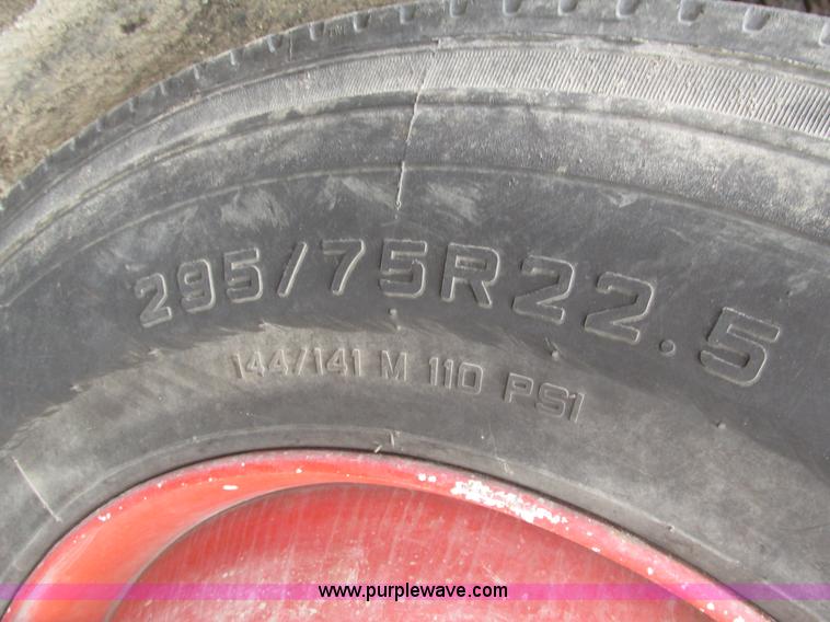 image for item G9798 1986 International F1954 dump truck