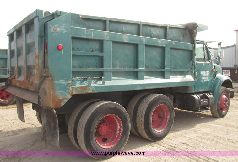 image for item G9799 1991 International 4900 dump truck