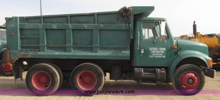 image for item G9799 1991 International 4900 dump truck