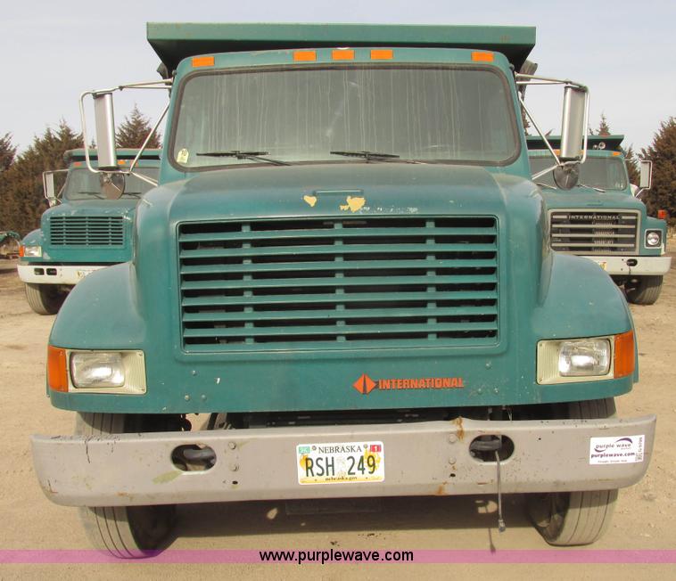 image for item G9799 1991 International 4900 dump truck