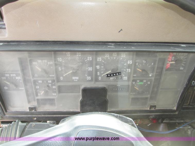 image for item G9799 1991 International 4900 dump truck