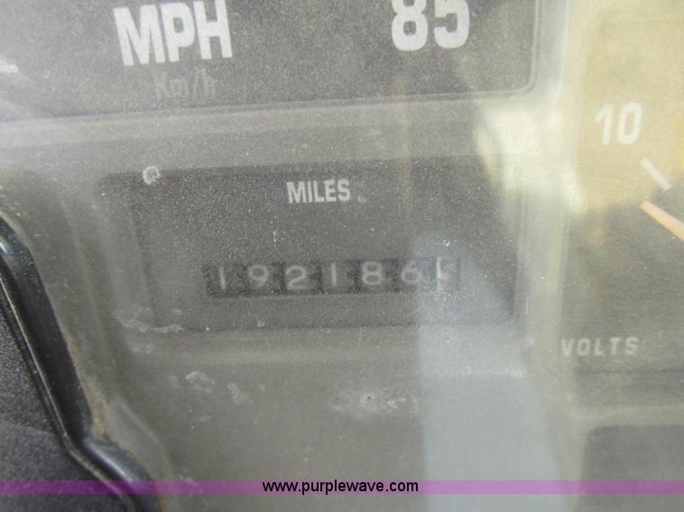 image for item G9799 1991 International 4900 dump truck