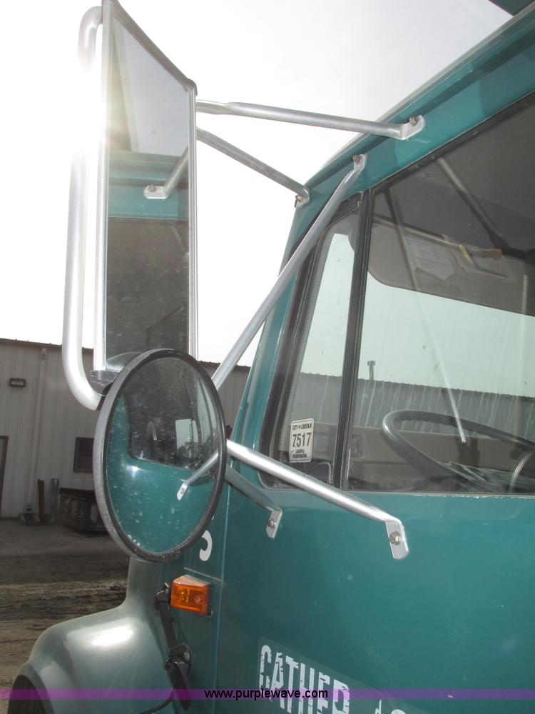 image for item G9799 1991 International 4900 dump truck