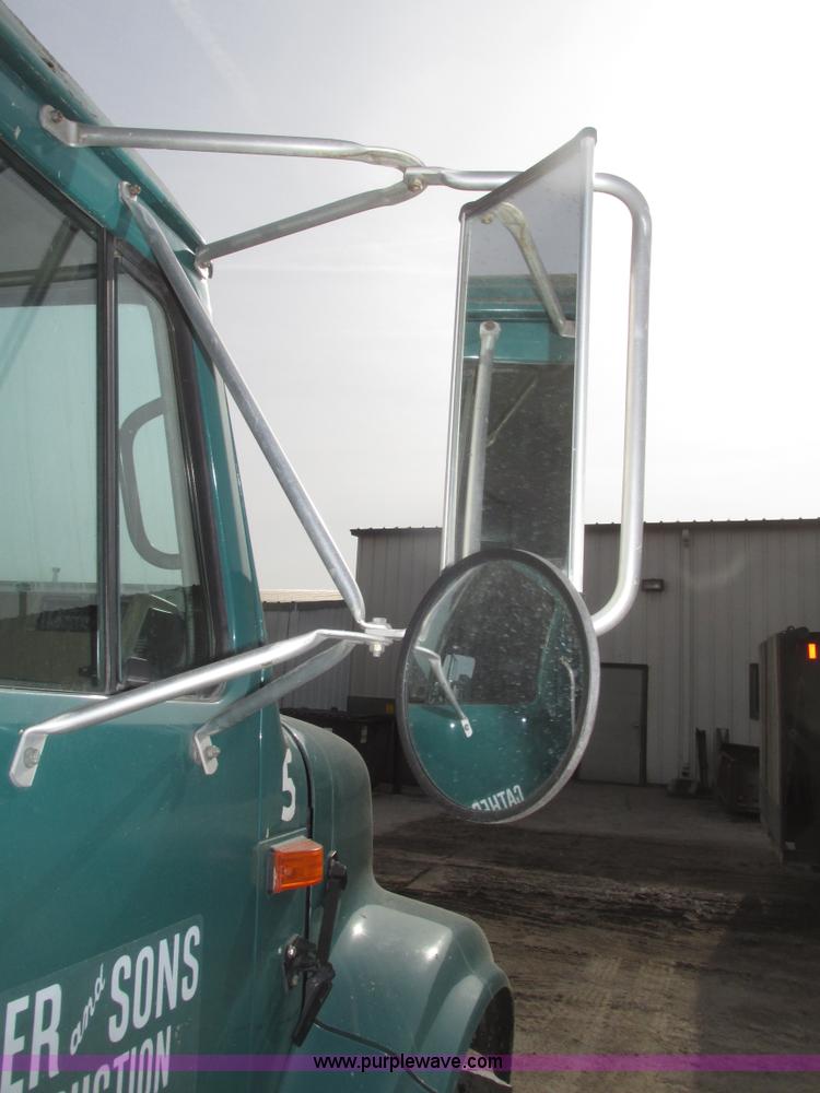 image for item G9799 1991 International 4900 dump truck