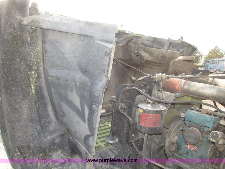 image for item G9799 1991 International 4900 dump truck