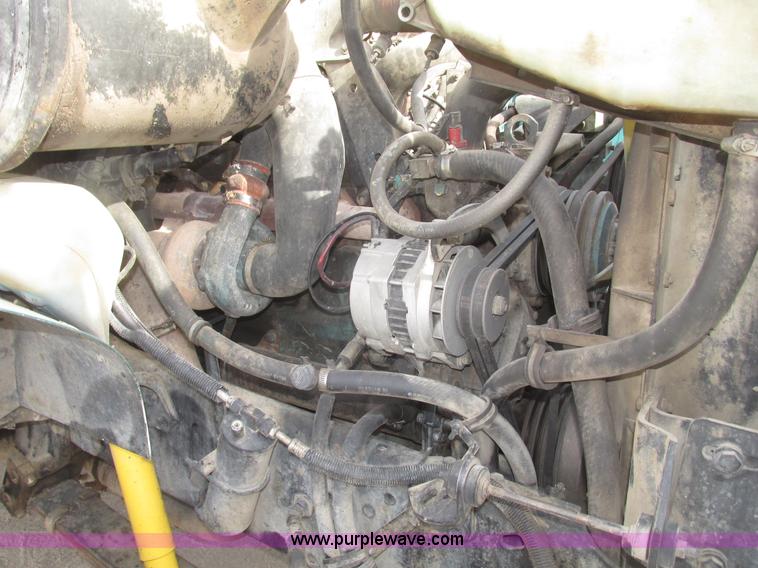 image for item G9799 1991 International 4900 dump truck