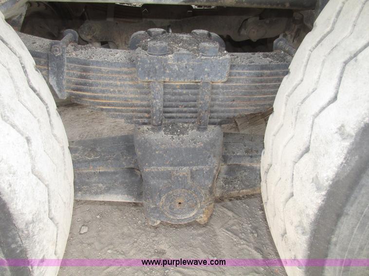 image for item G9799 1991 International 4900 dump truck