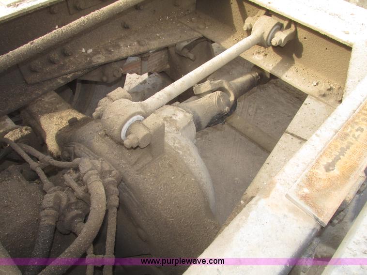 image for item G9799 1991 International 4900 dump truck