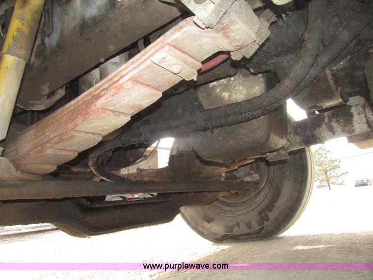 image for item G9799 1991 International 4900 dump truck