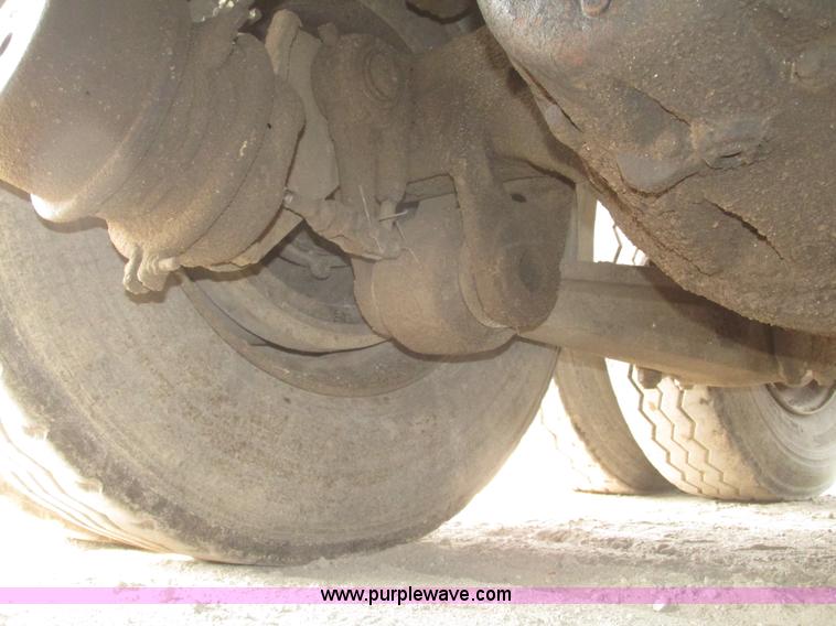 image for item G9799 1991 International 4900 dump truck