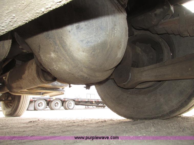 image for item G9799 1991 International 4900 dump truck