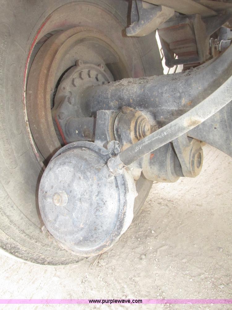 image for item G9799 1991 International 4900 dump truck