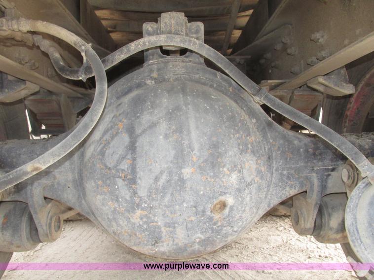 image for item G9799 1991 International 4900 dump truck