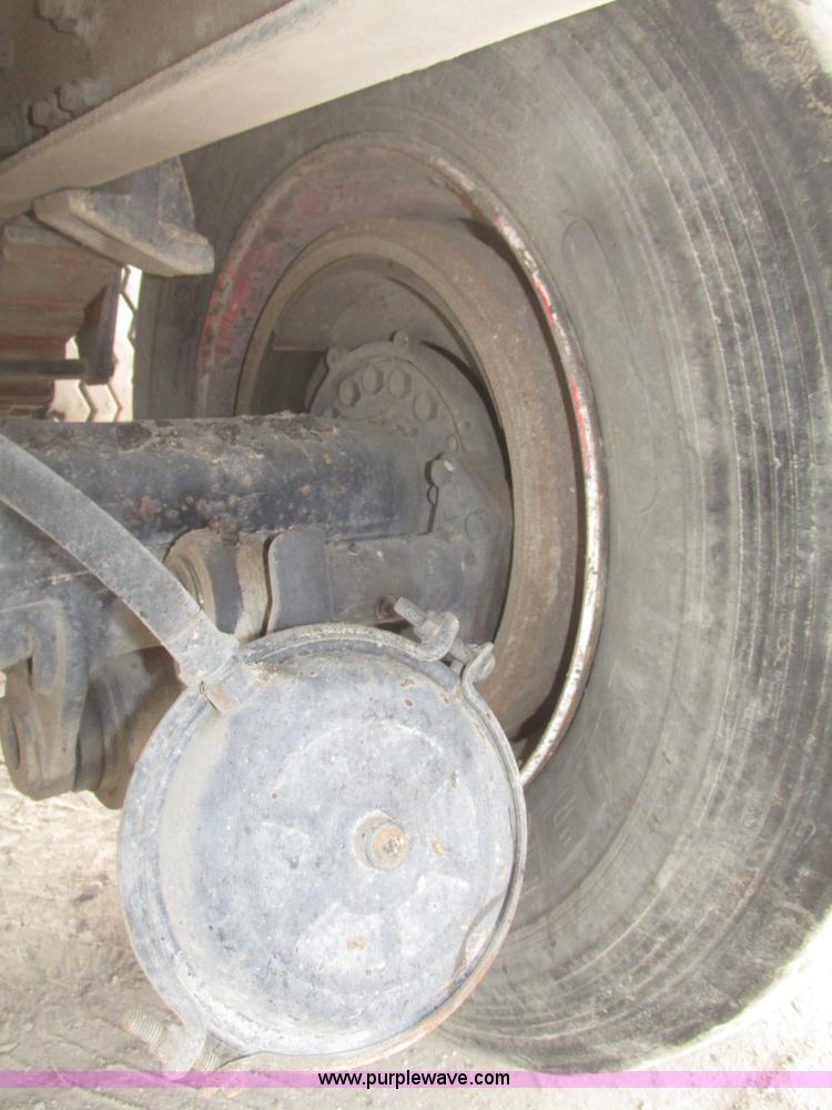 image for item G9799 1991 International 4900 dump truck