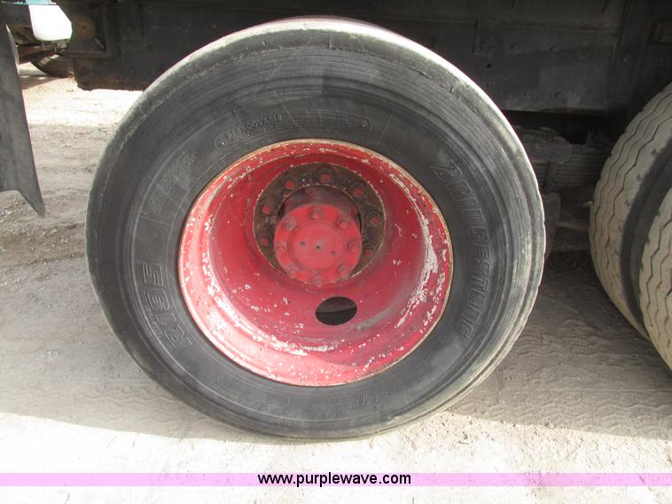 image for item G9799 1991 International 4900 dump truck