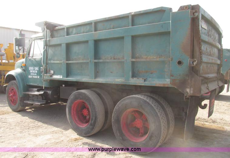 image for item G9800 1991 International 4900 dump truck